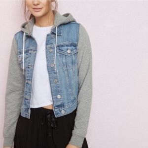 Garage Classic Fit Hoodie Denim Waist length Jean Jacket Blue Denim Wash Large